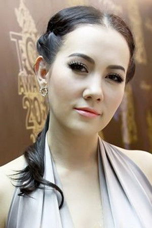 Candy Avery backdrop