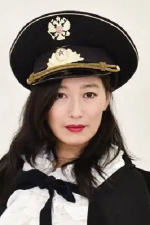 Erika Suzuki backdrop