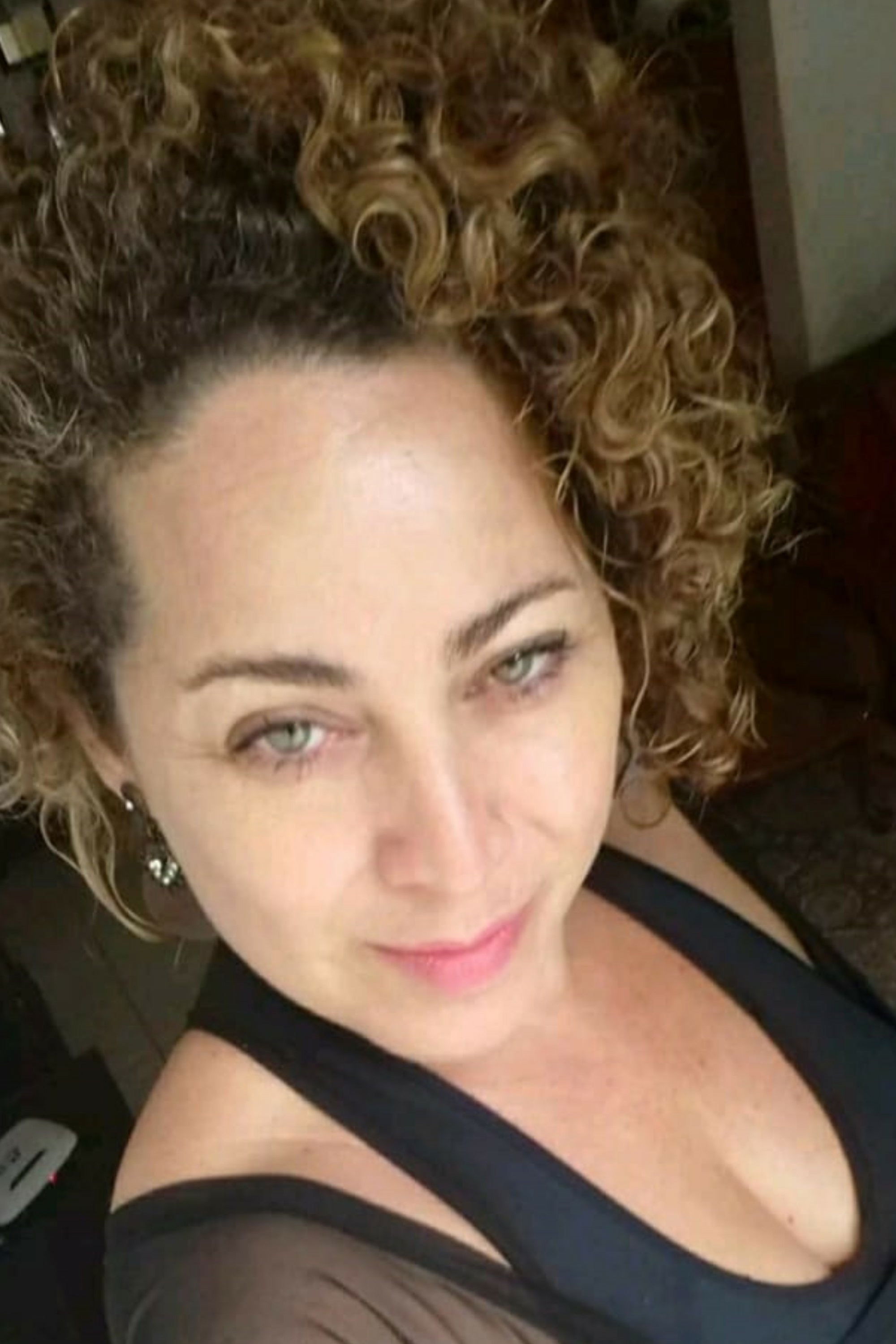 Michelle Assunção backdrop