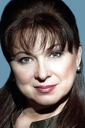 Aliena Akulionak backdrop