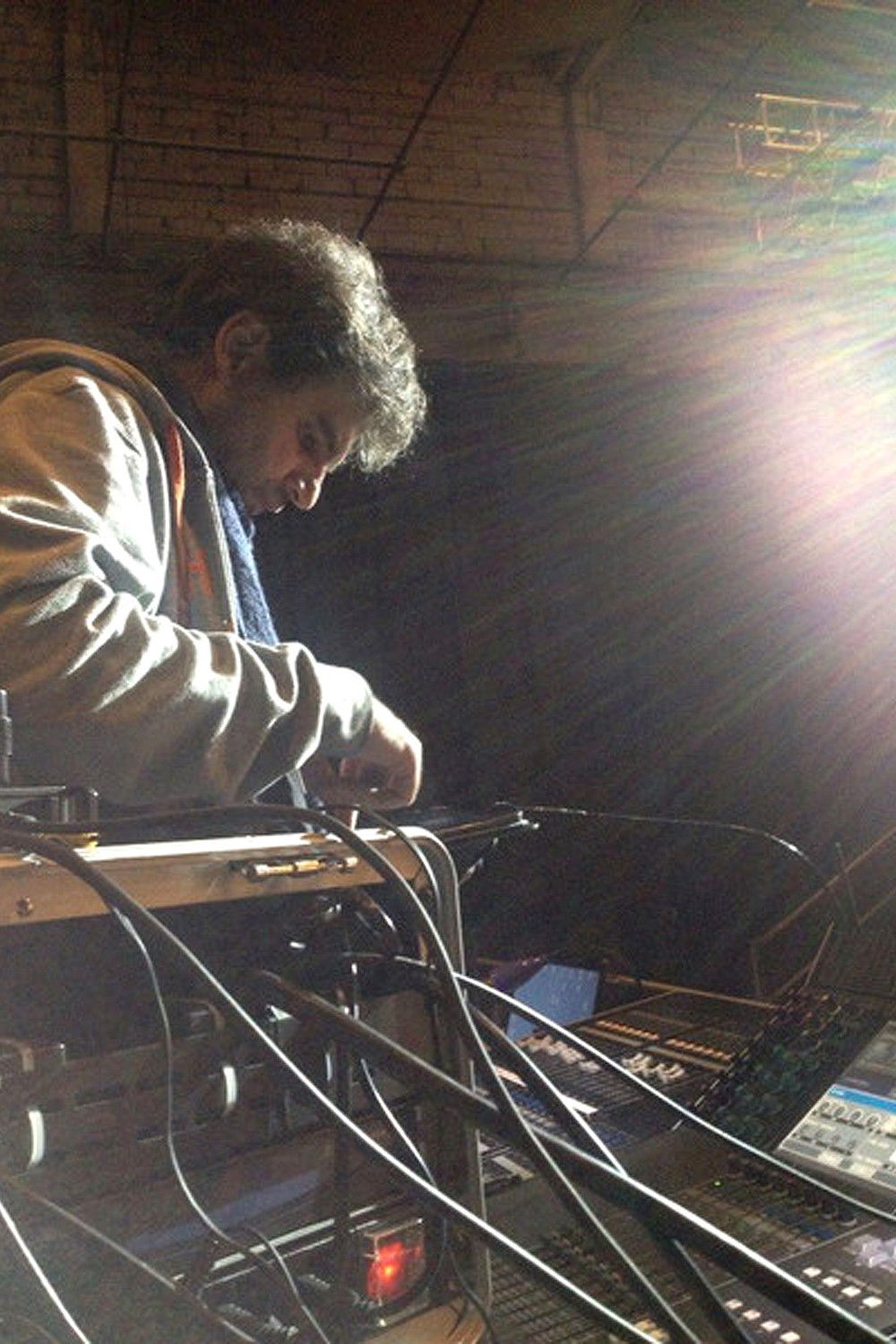 Yasin Tropillo backdrop