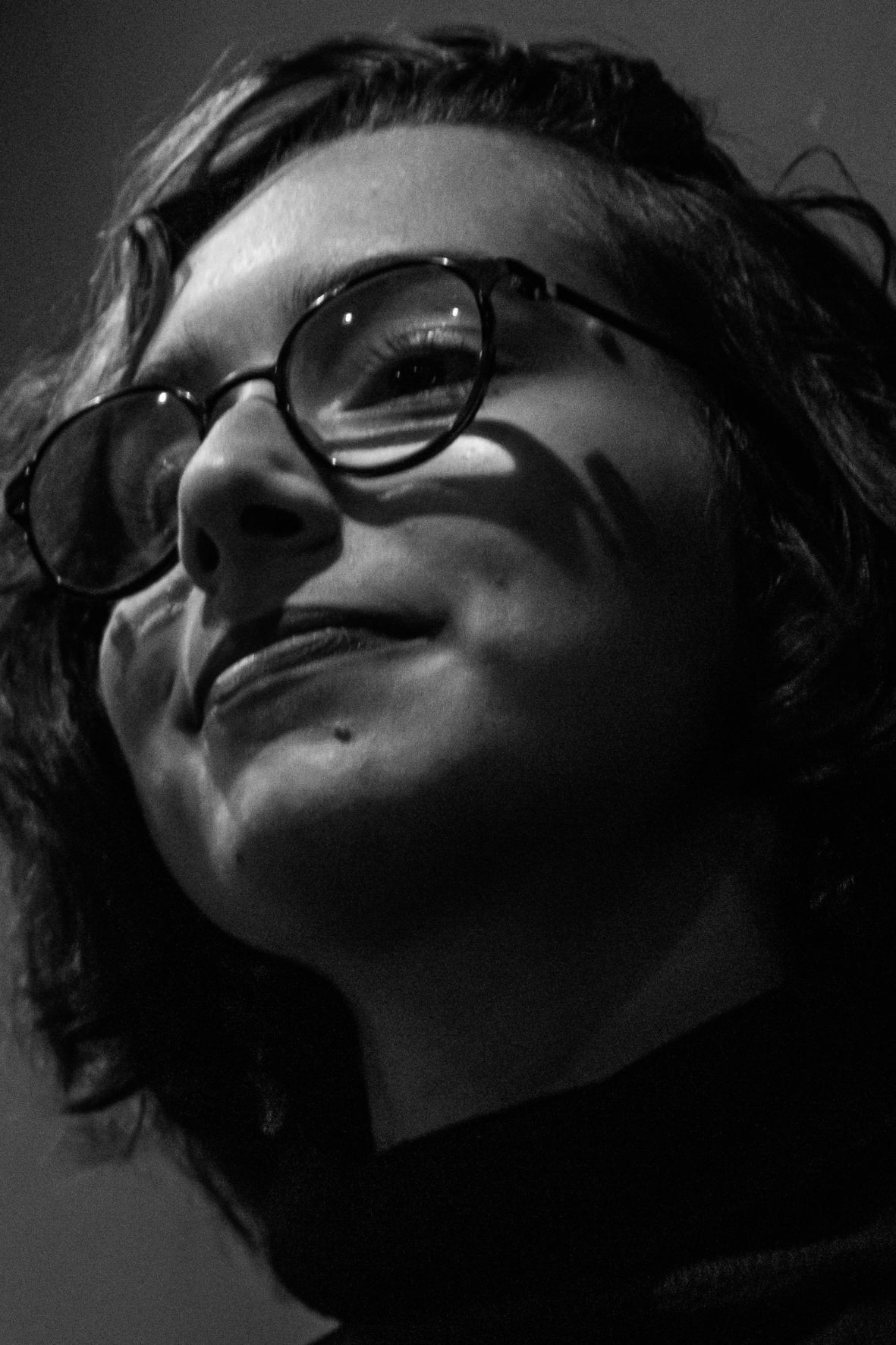 Deniz Üğütgen backdrop