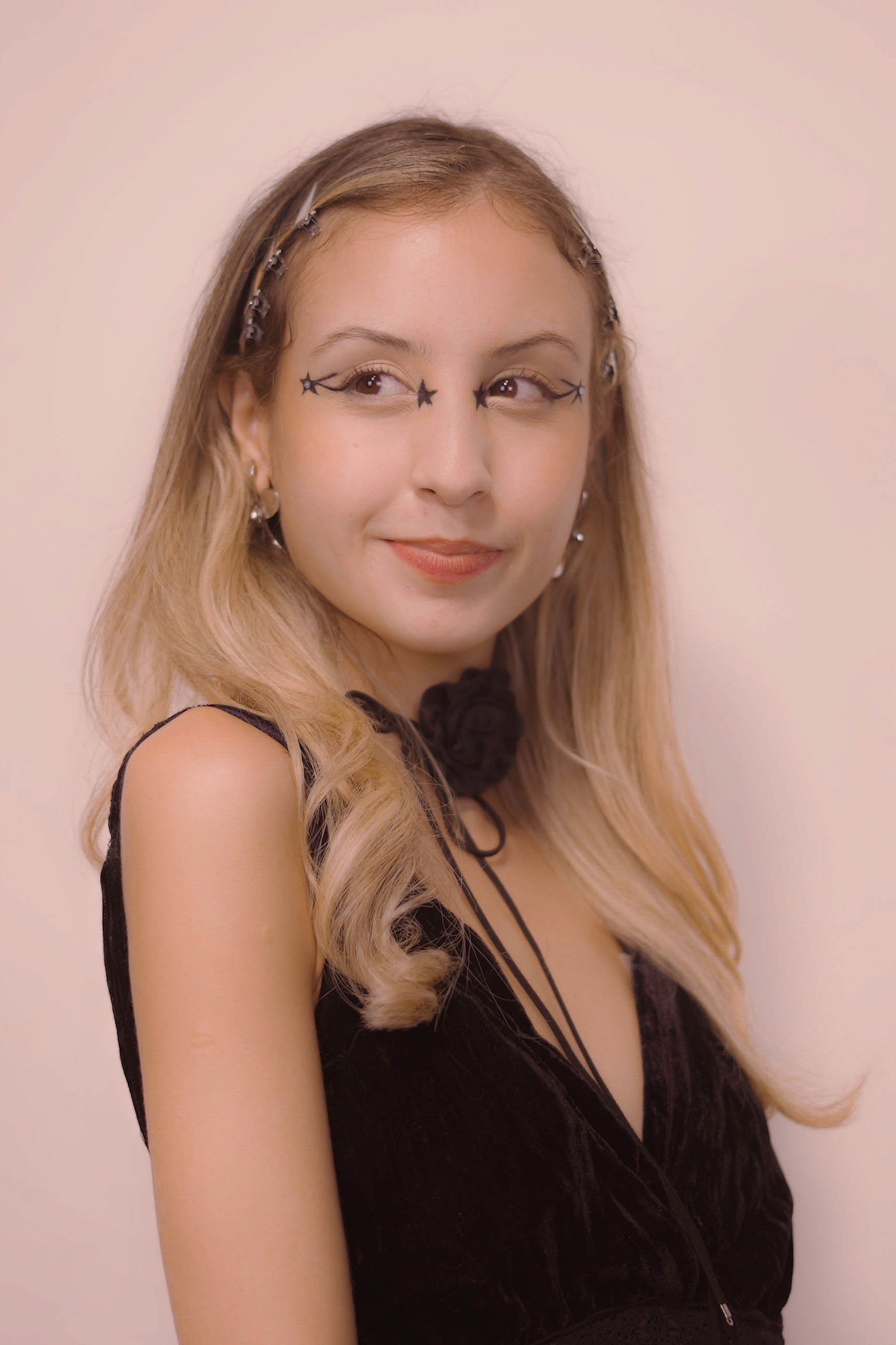 Paloma Toledo backdrop