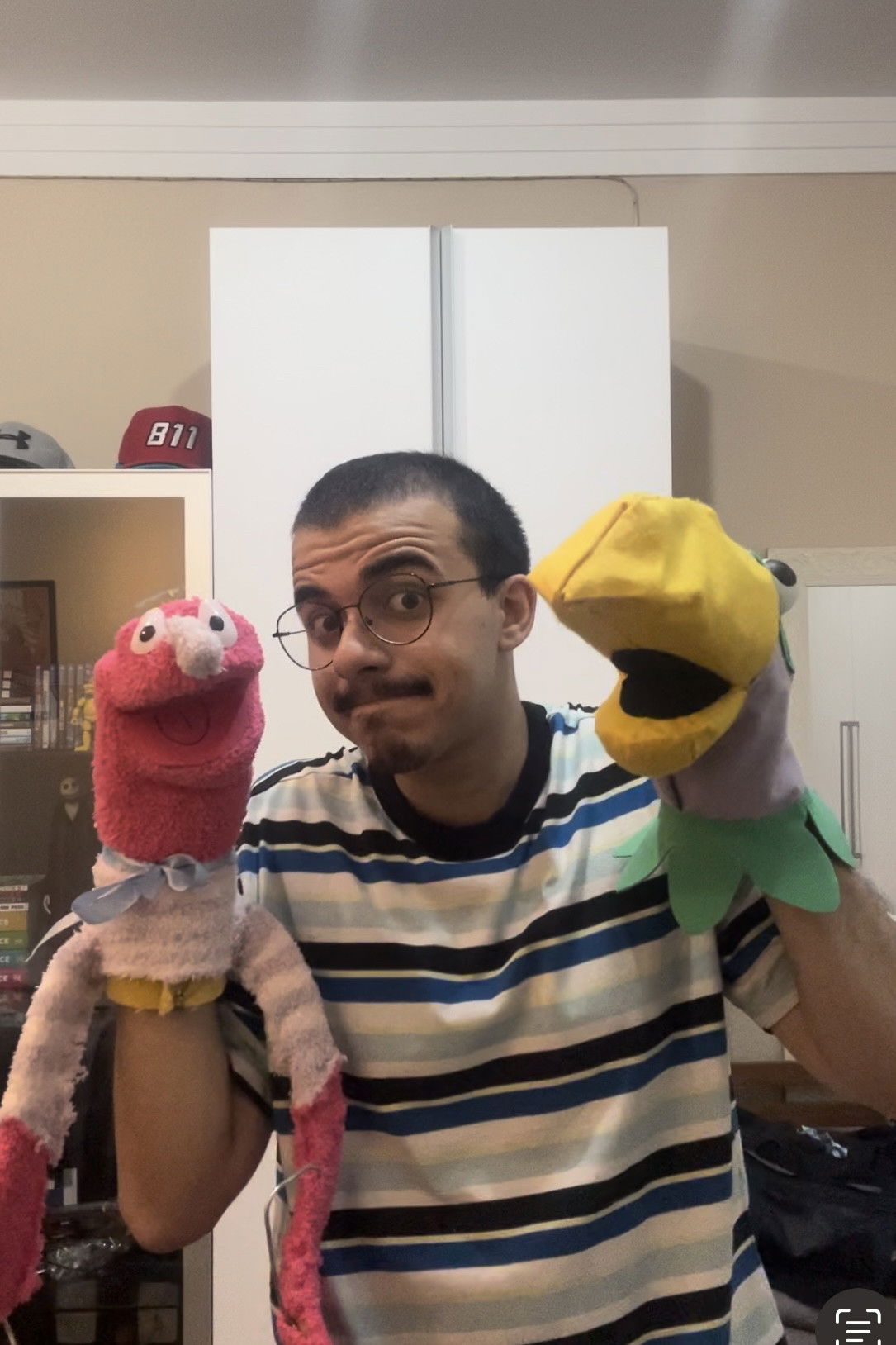 Gui Saglietti backdrop