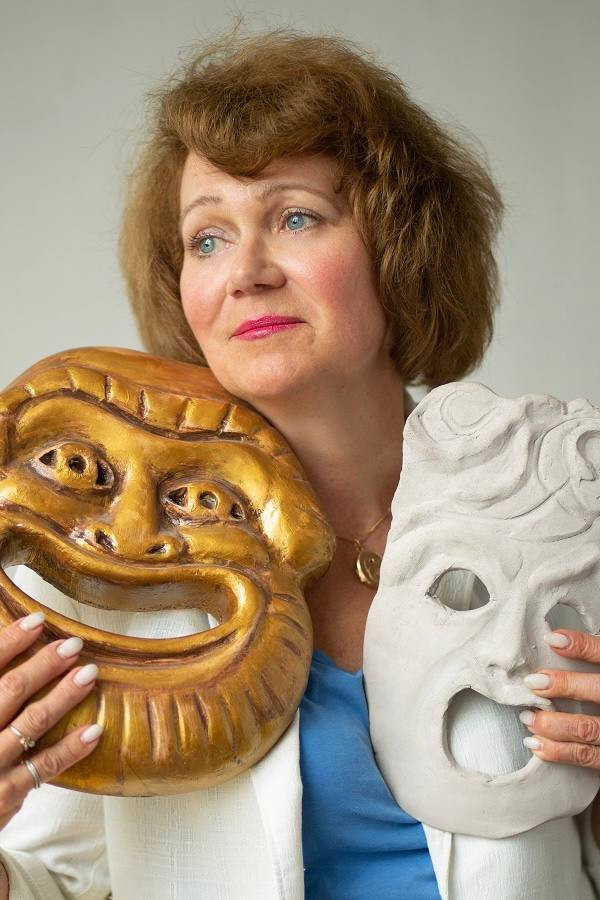 Elena Tyukhanova backdrop