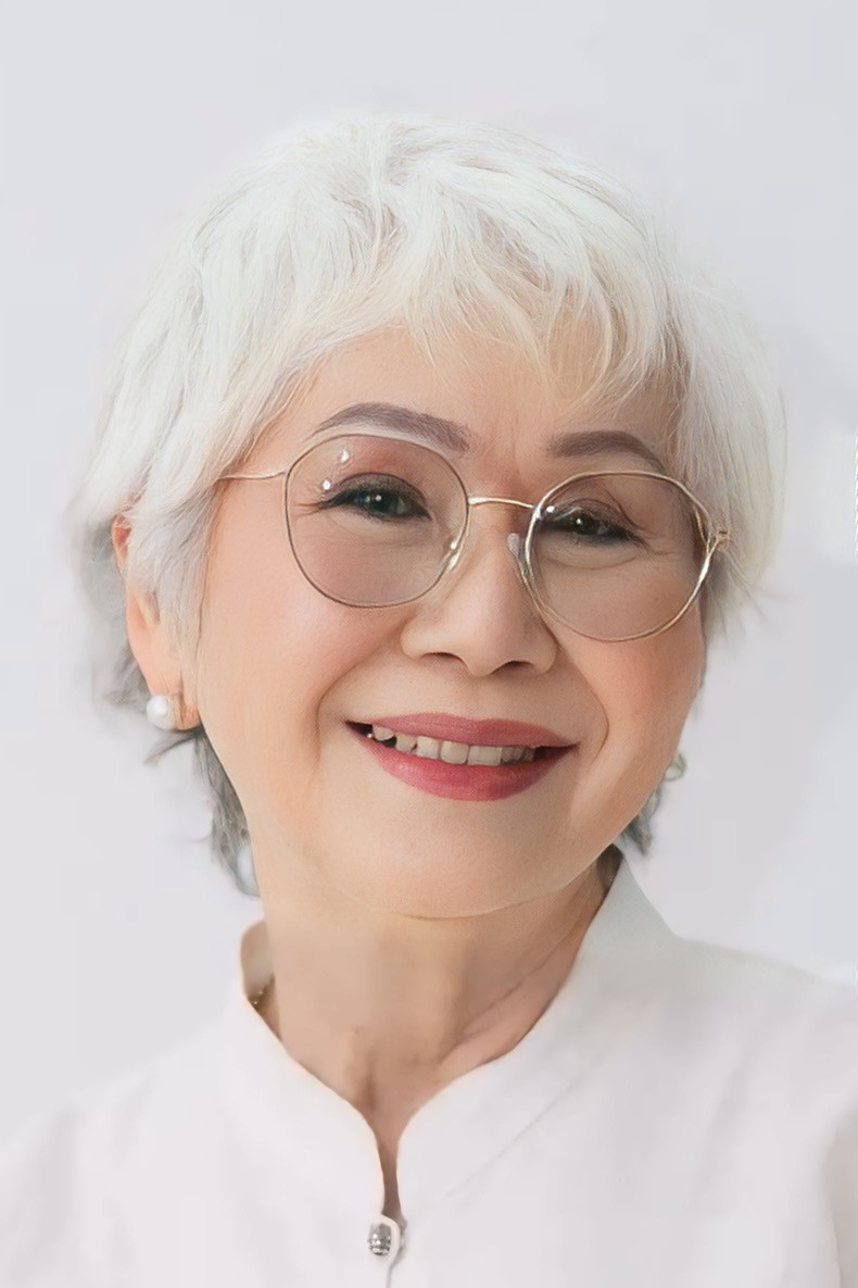 Usha Seamkhum backdrop