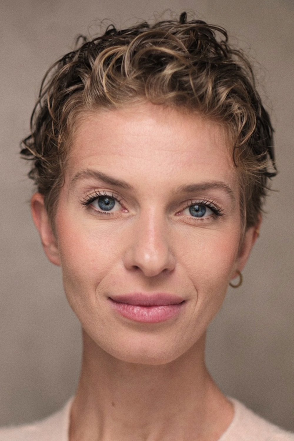 Sophie Heideker backdrop