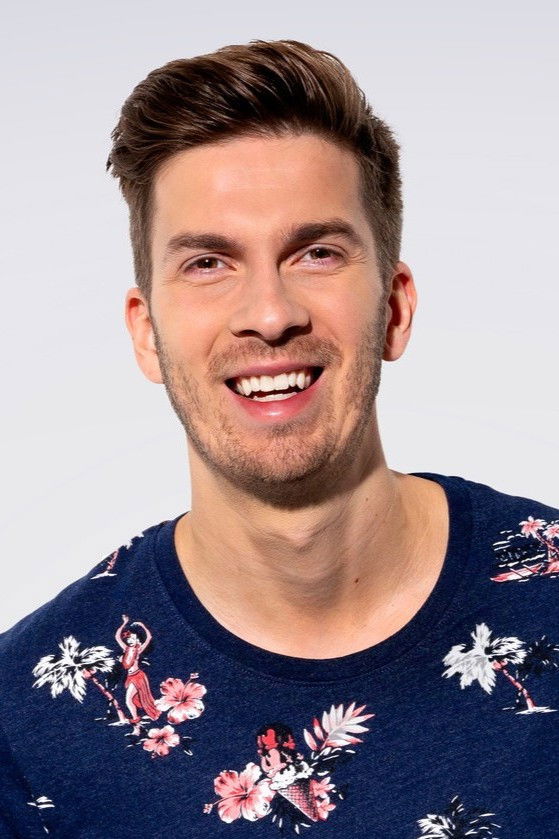 Simon Stäblein backdrop