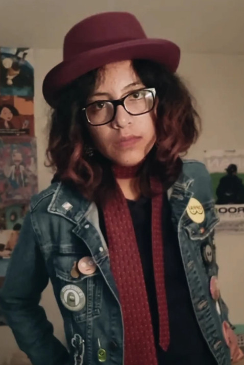 Daniela González backdrop