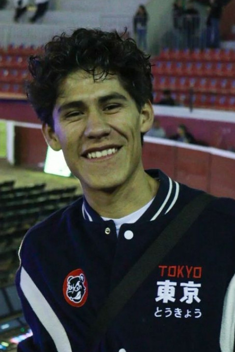 Byron Flores backdrop