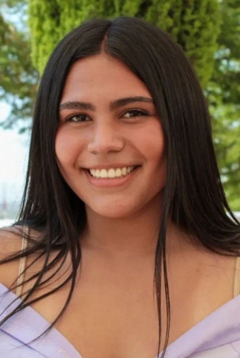 Berenice Beltrán backdrop