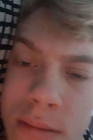 Hugo Östensson backdrop