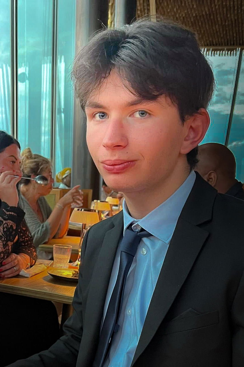 Tars Coulembier backdrop