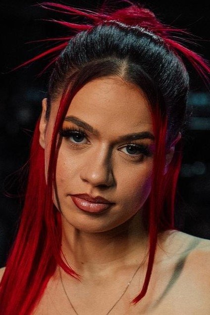 Badmómzjay backdrop