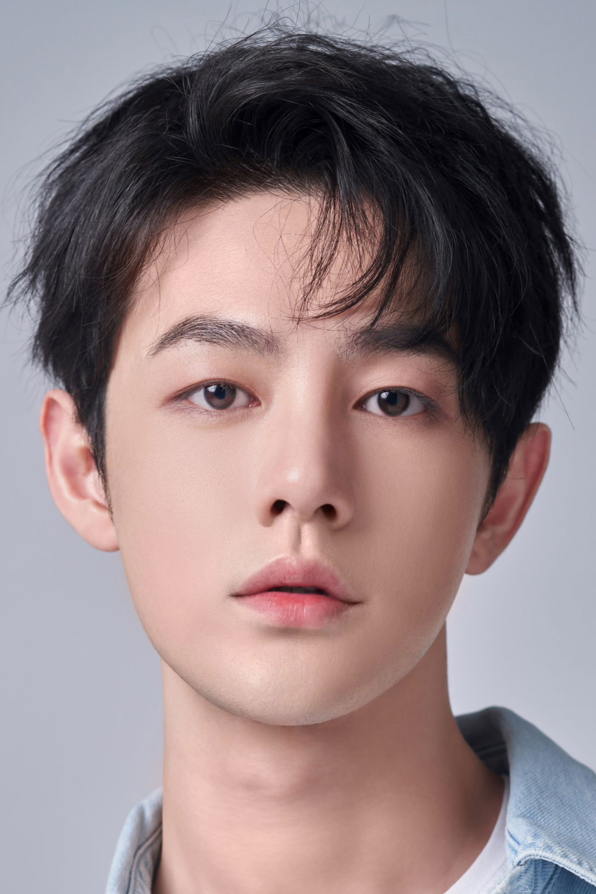 Zhu Yunlong backdrop