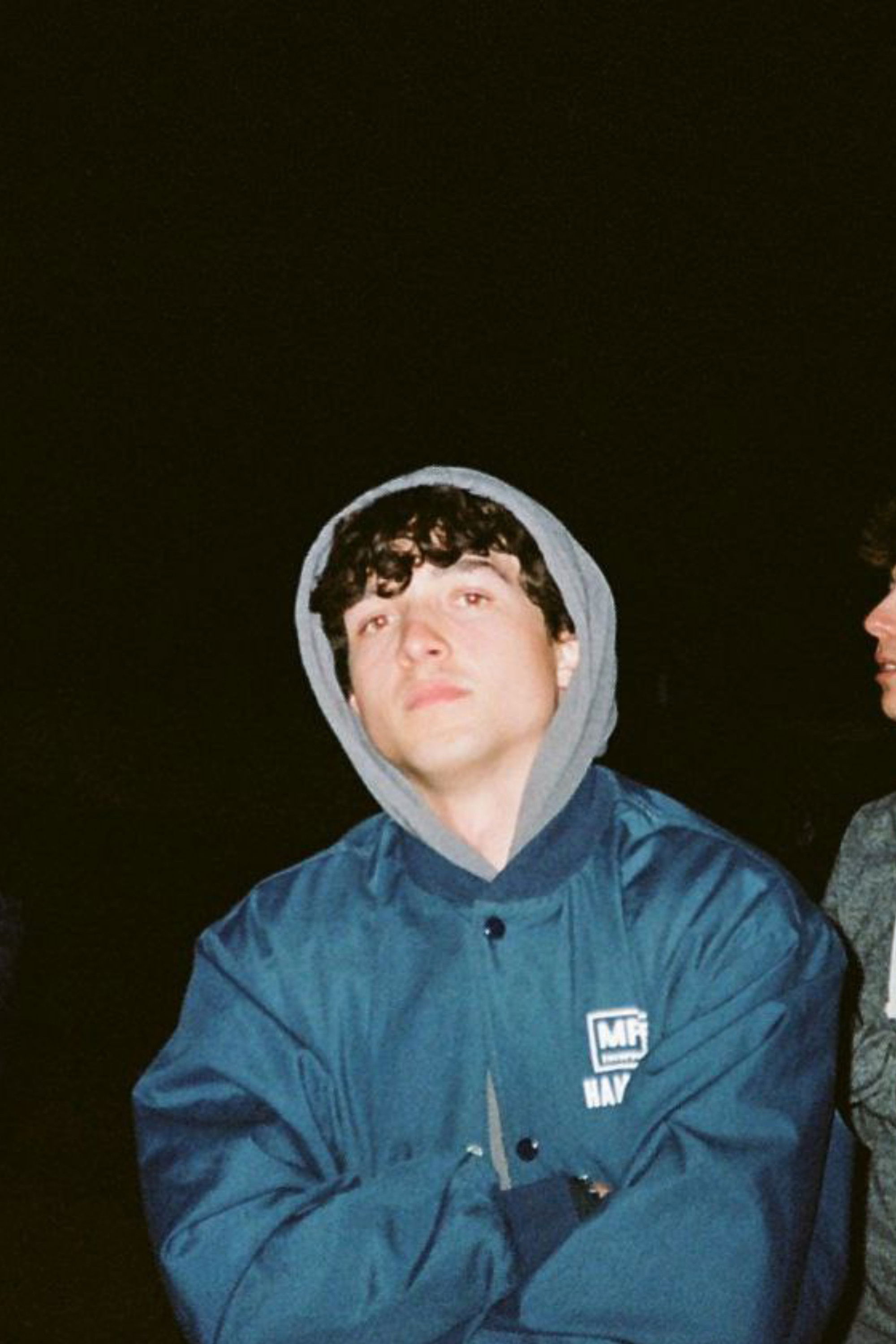 Niccolò Mengoni backdrop