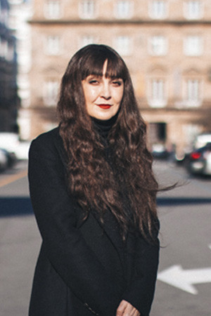 Marita Martínez backdrop