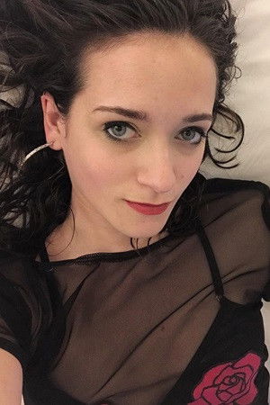 Victoria Del Rosal backdrop