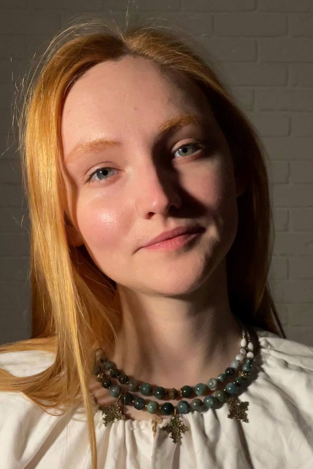 Oleksandra Kadnikova backdrop