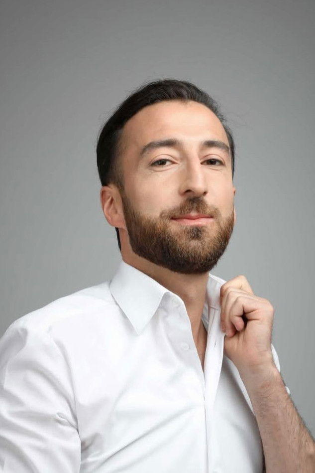 Arsen Saghatelyan backdrop