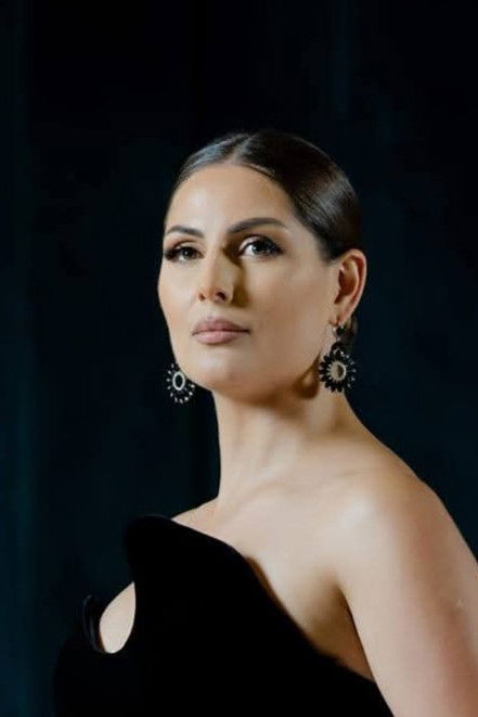 Anahit Kirakosyan backdrop