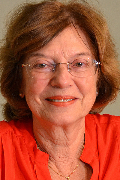 Maria Aparecida Costa backdrop