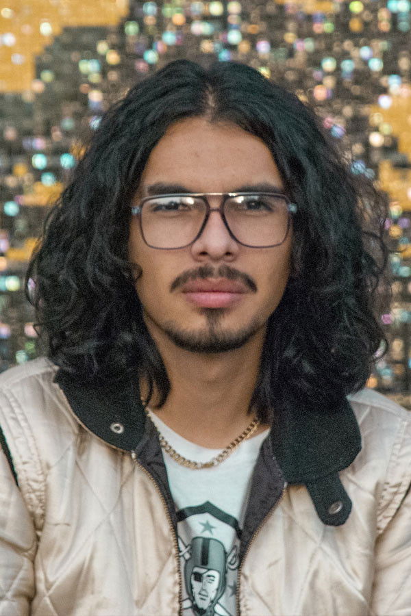 José Sebastián González Pérez backdrop