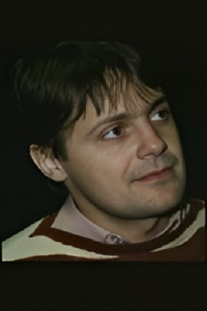 Aleksei Haritidi backdrop