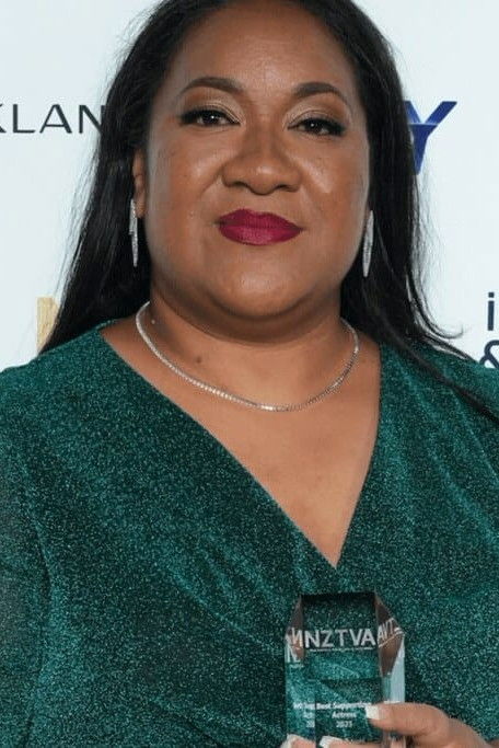 Sesilia Pusiaki backdrop