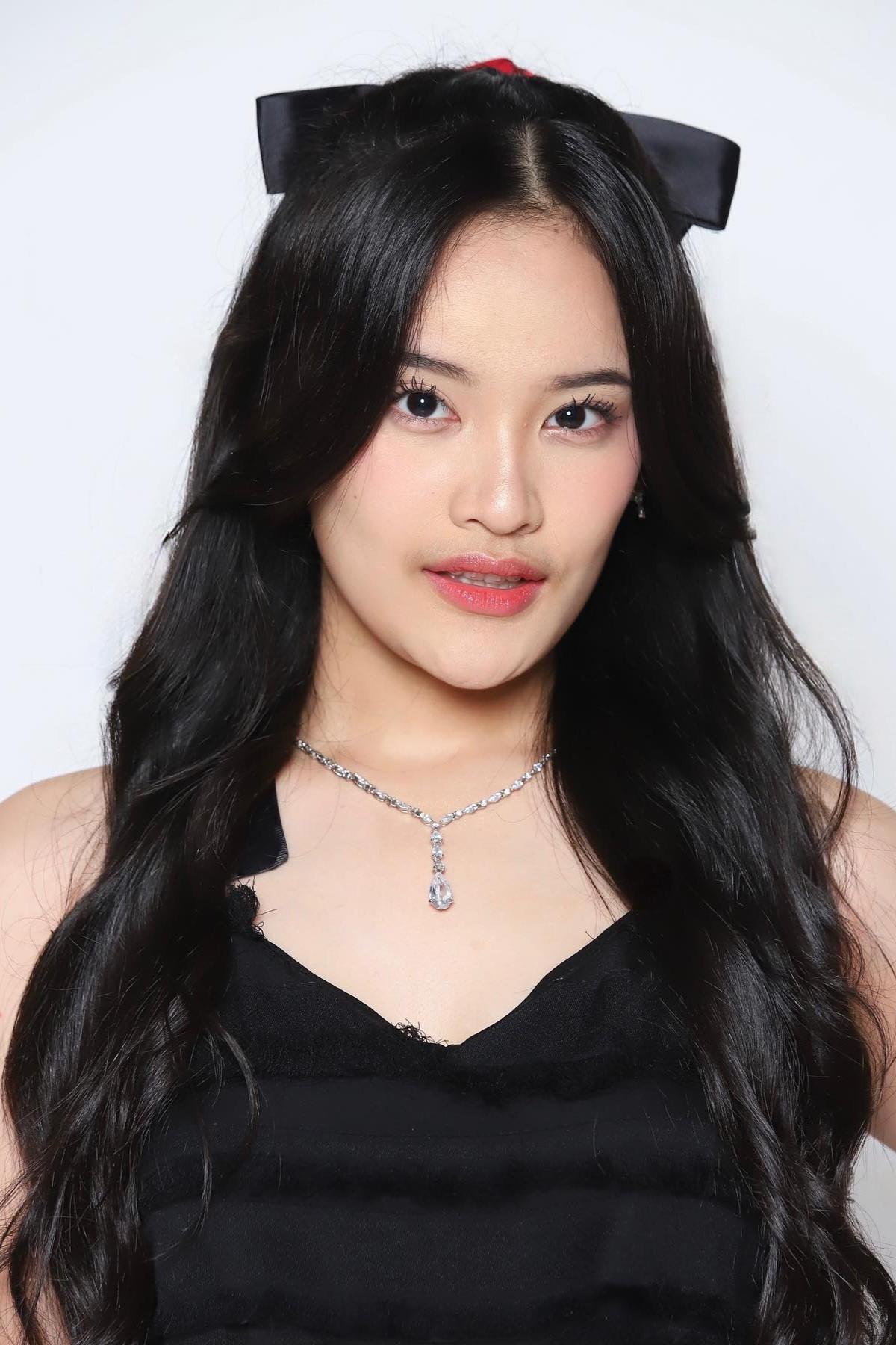 Adzana Shaliha backdrop