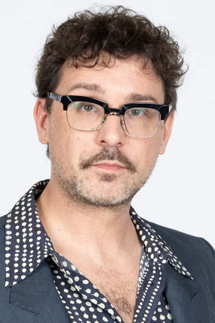 Willie Peyote backdrop