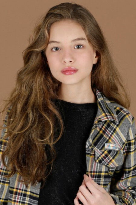 Ana Carolina Leite backdrop