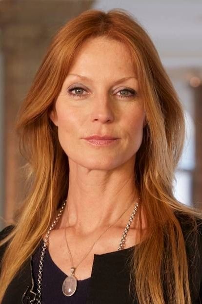 Esther Schweins backdrop