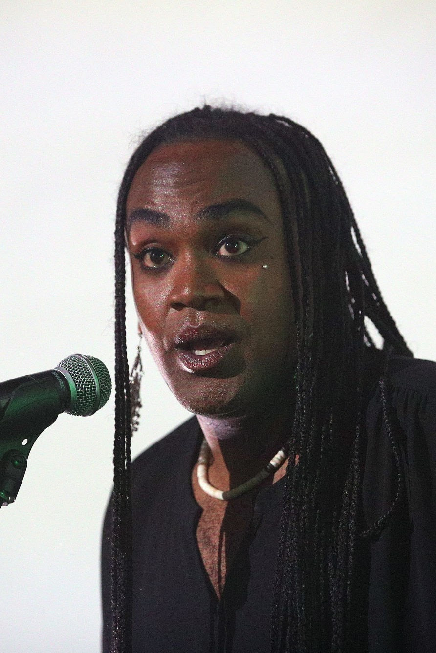 Zaachariaha Fielding backdrop