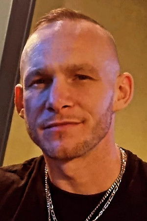 Remi Scholer backdrop