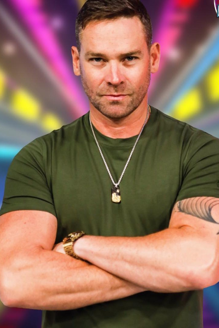 Jaime Mayol backdrop