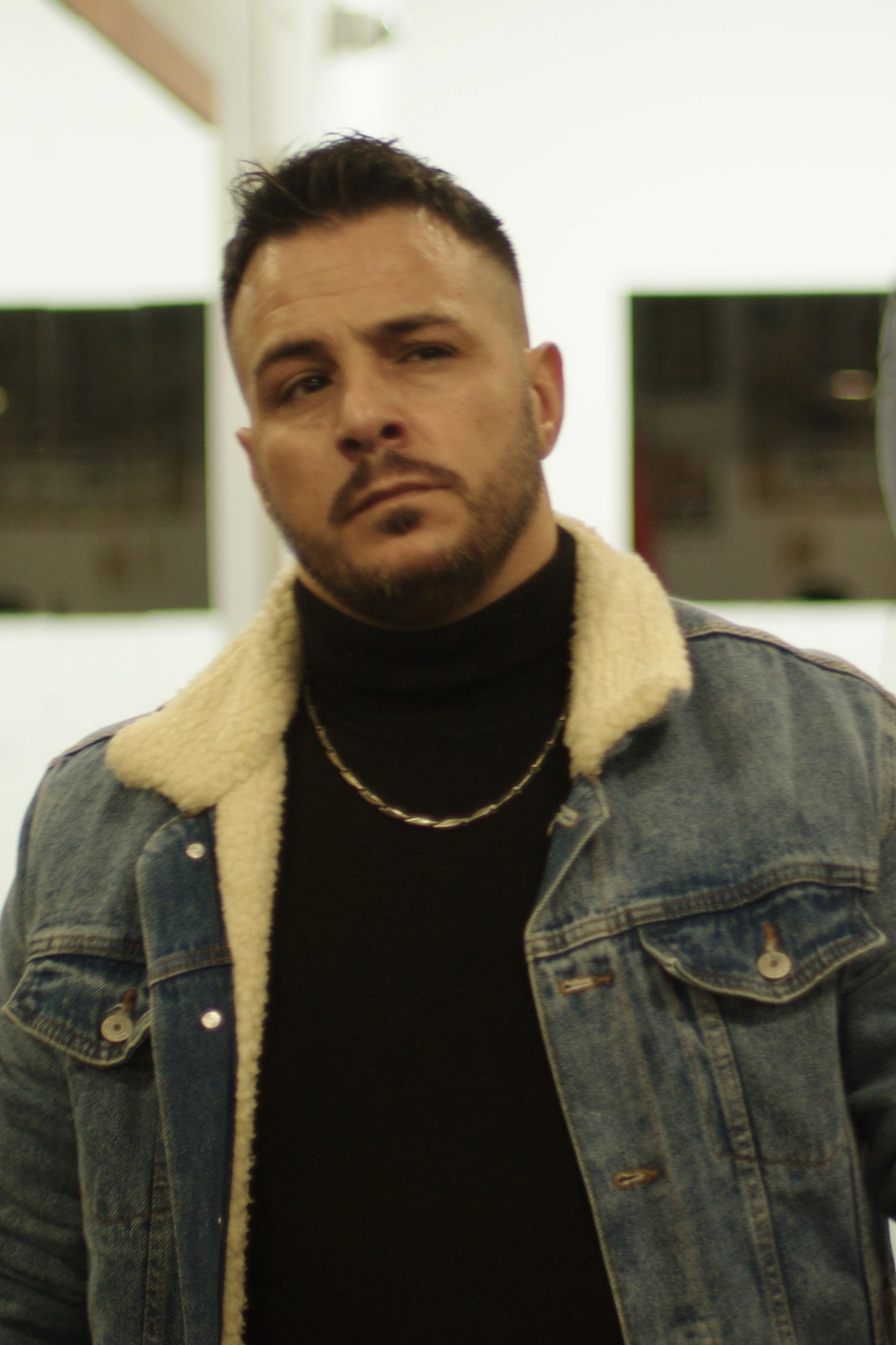 Steven Giulio Indovino backdrop