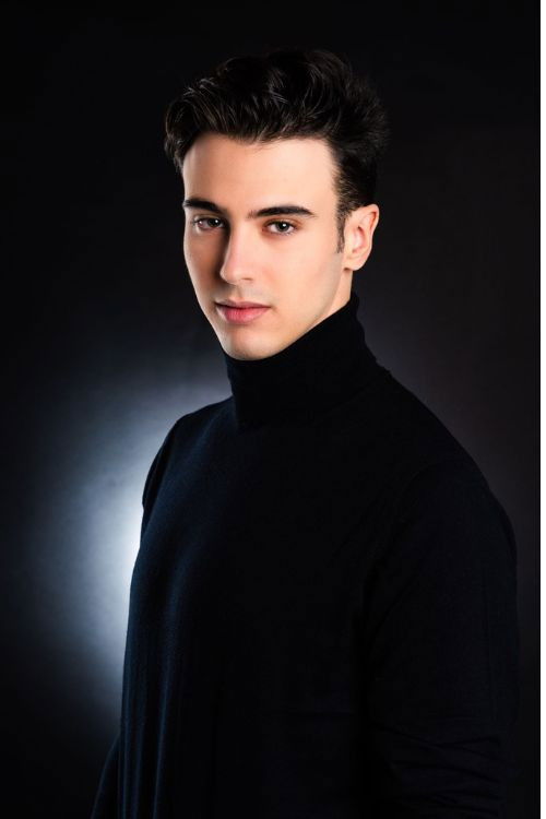 Álvaro Orive backdrop