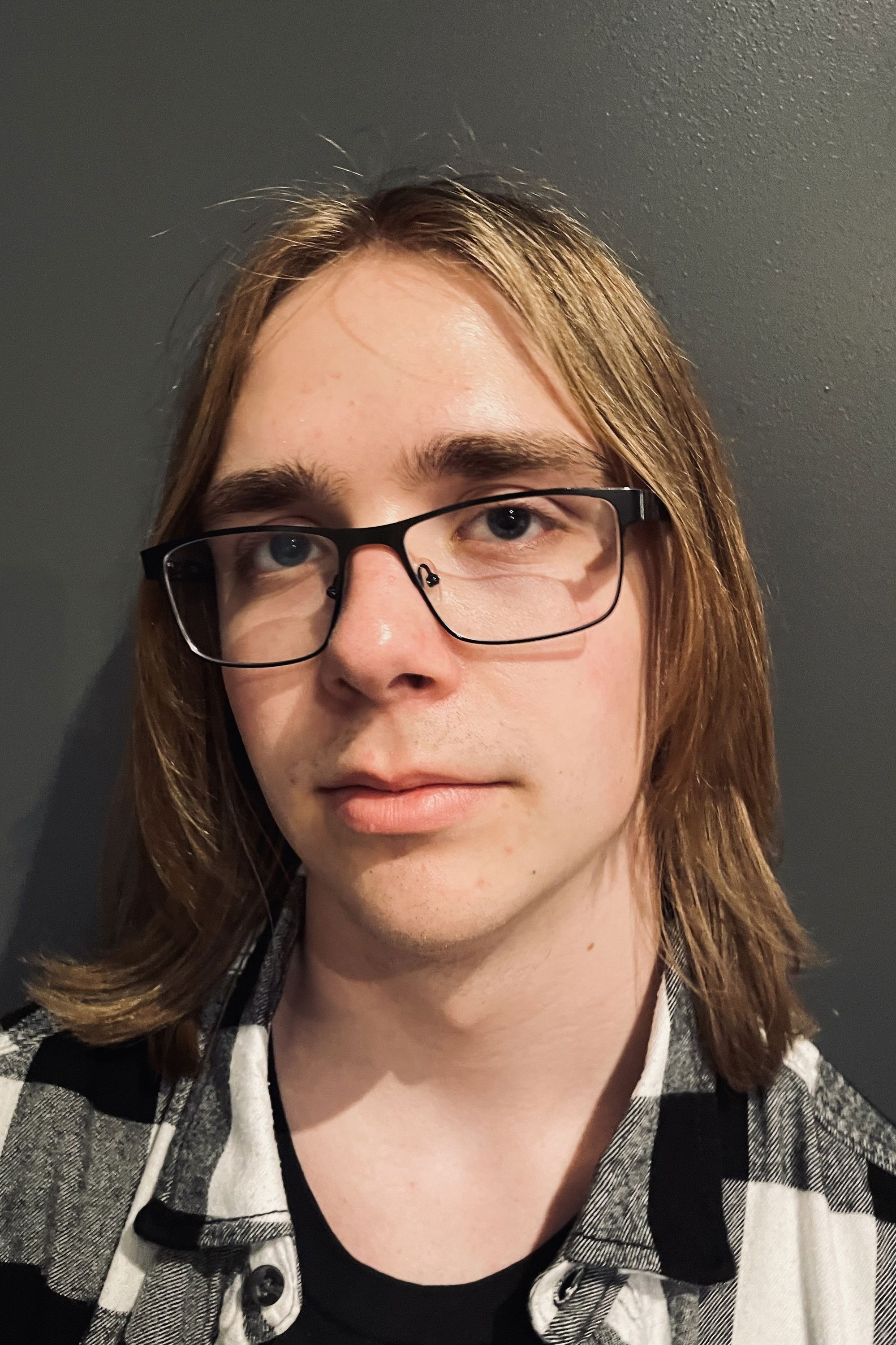 Sebastian Tru Tuominen-Pawlik backdrop