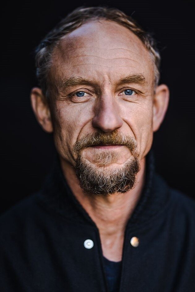 Michael Schenk backdrop