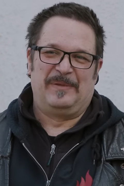 Vladimir Radusinović backdrop