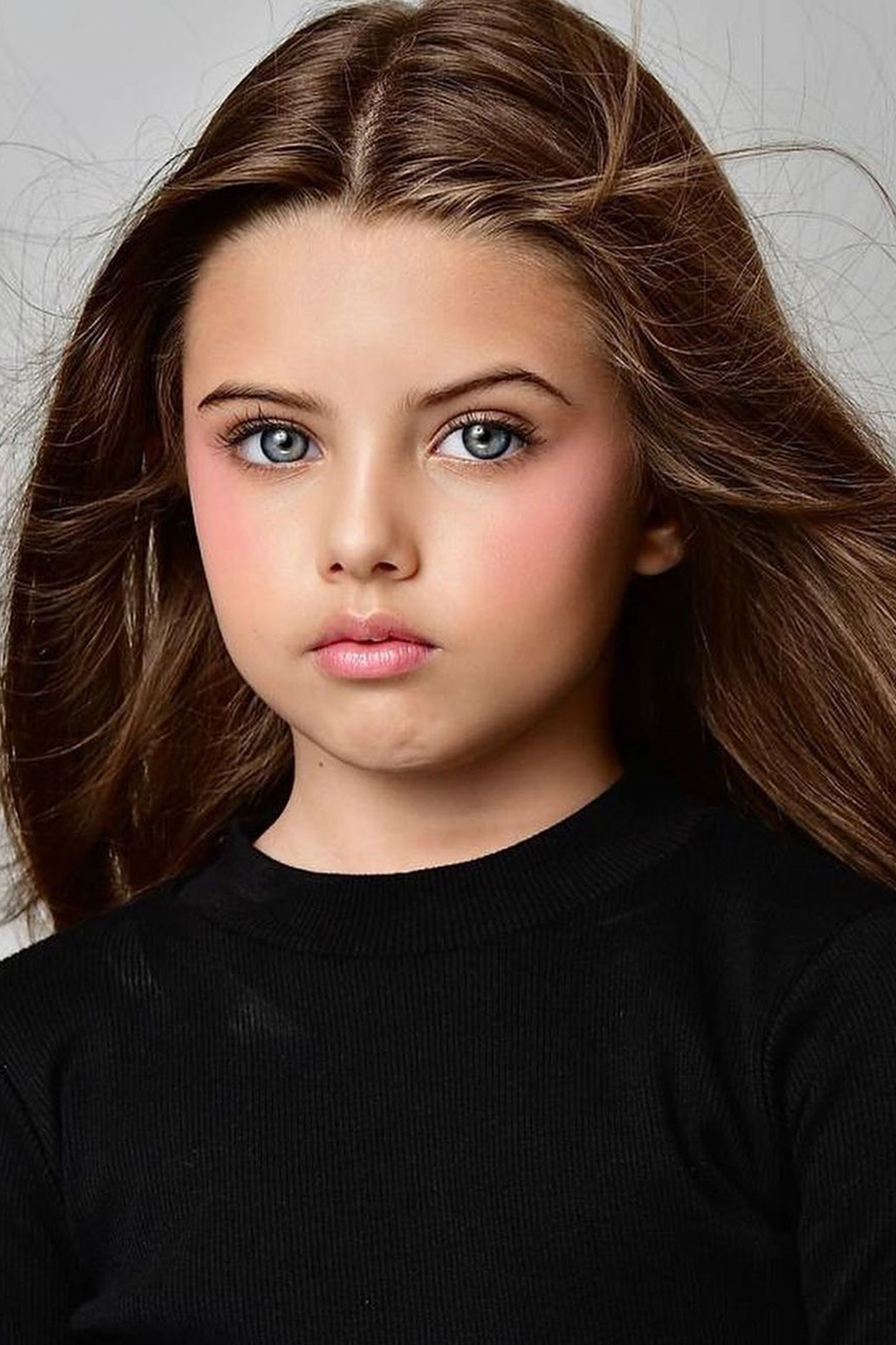 Sofia Fornazari backdrop