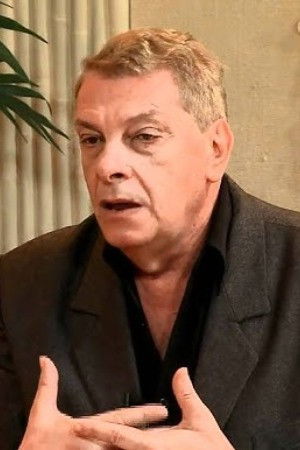 Ronaldo Ciambroni backdrop