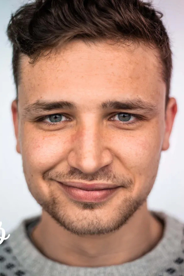 Younes Haidar backdrop