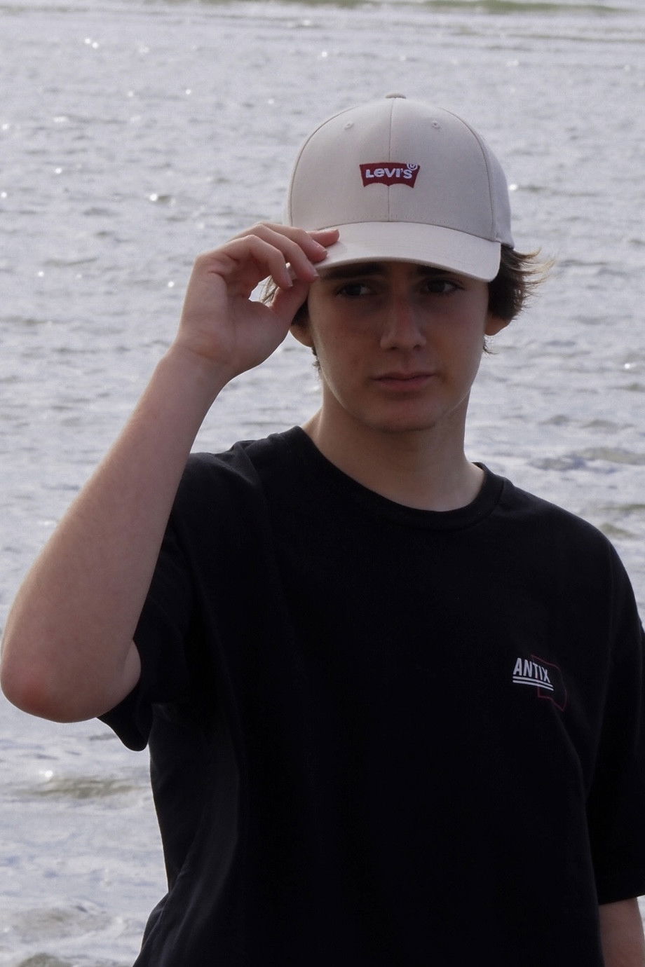 Anatole Le Pêcheur backdrop