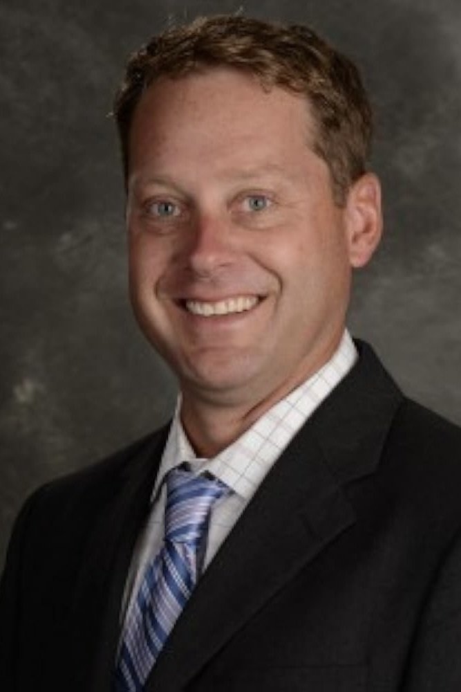 Lee Fitting backdrop