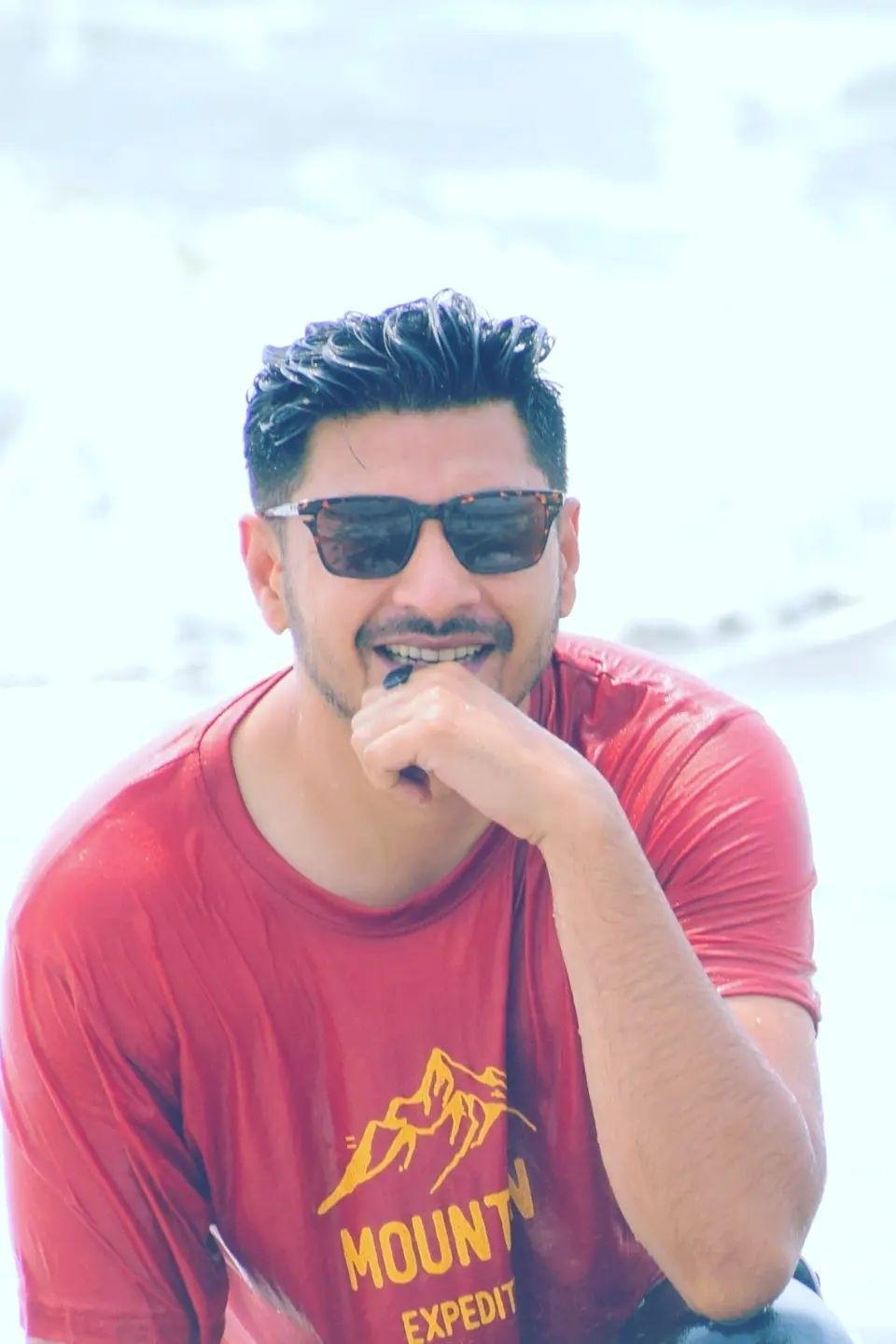 Sumit Sengupta → Sumit Sengupta backdrop