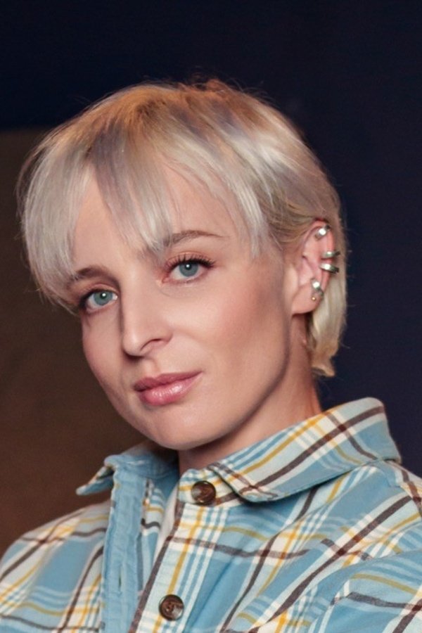 Émilie Satt backdrop