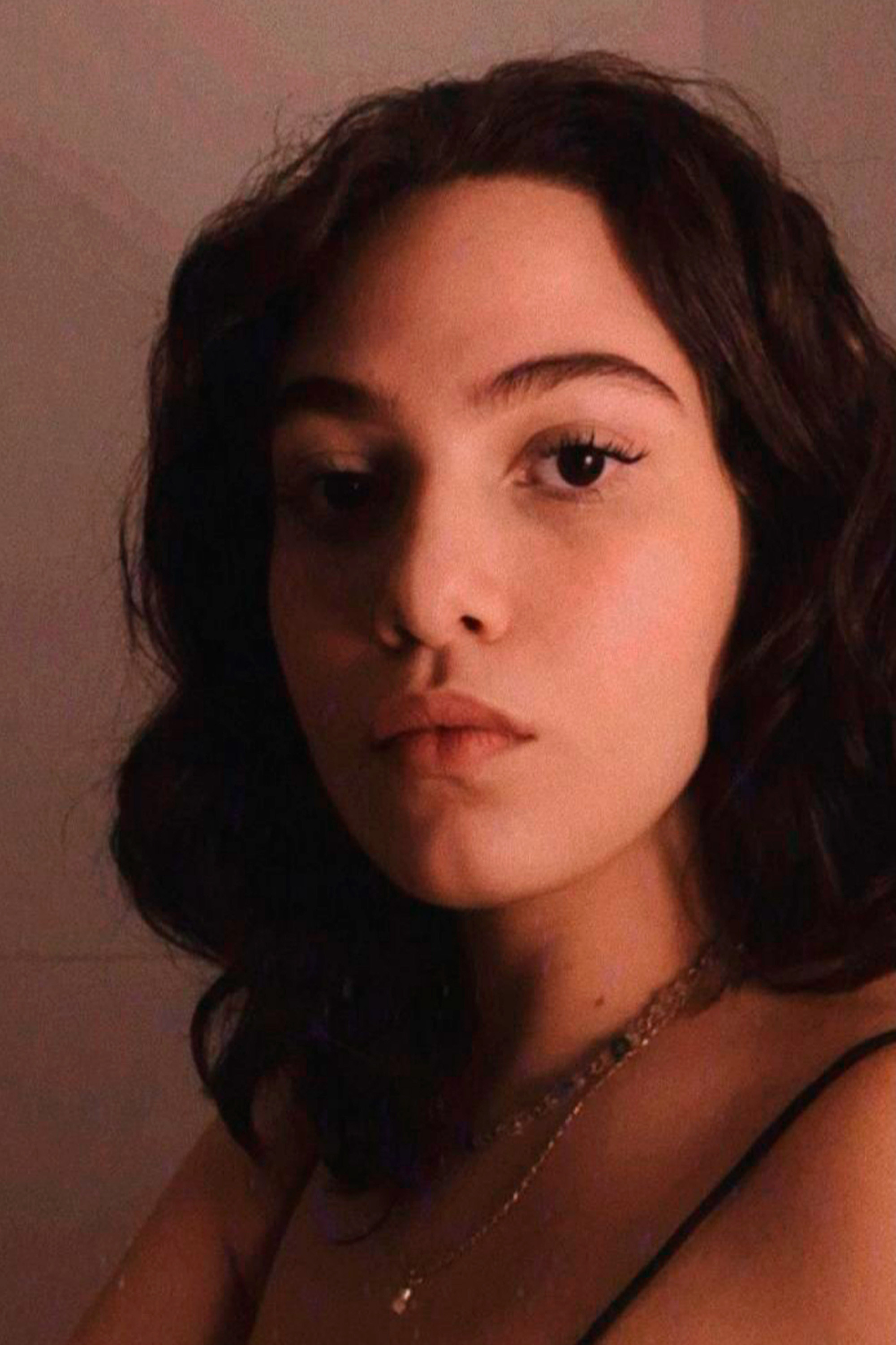 Luiza Guimarães backdrop