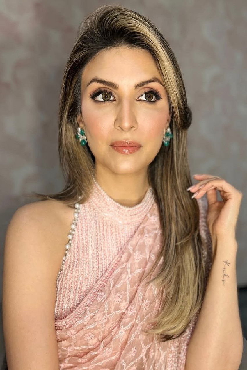 Riddhima Kapoor Sahni backdrop